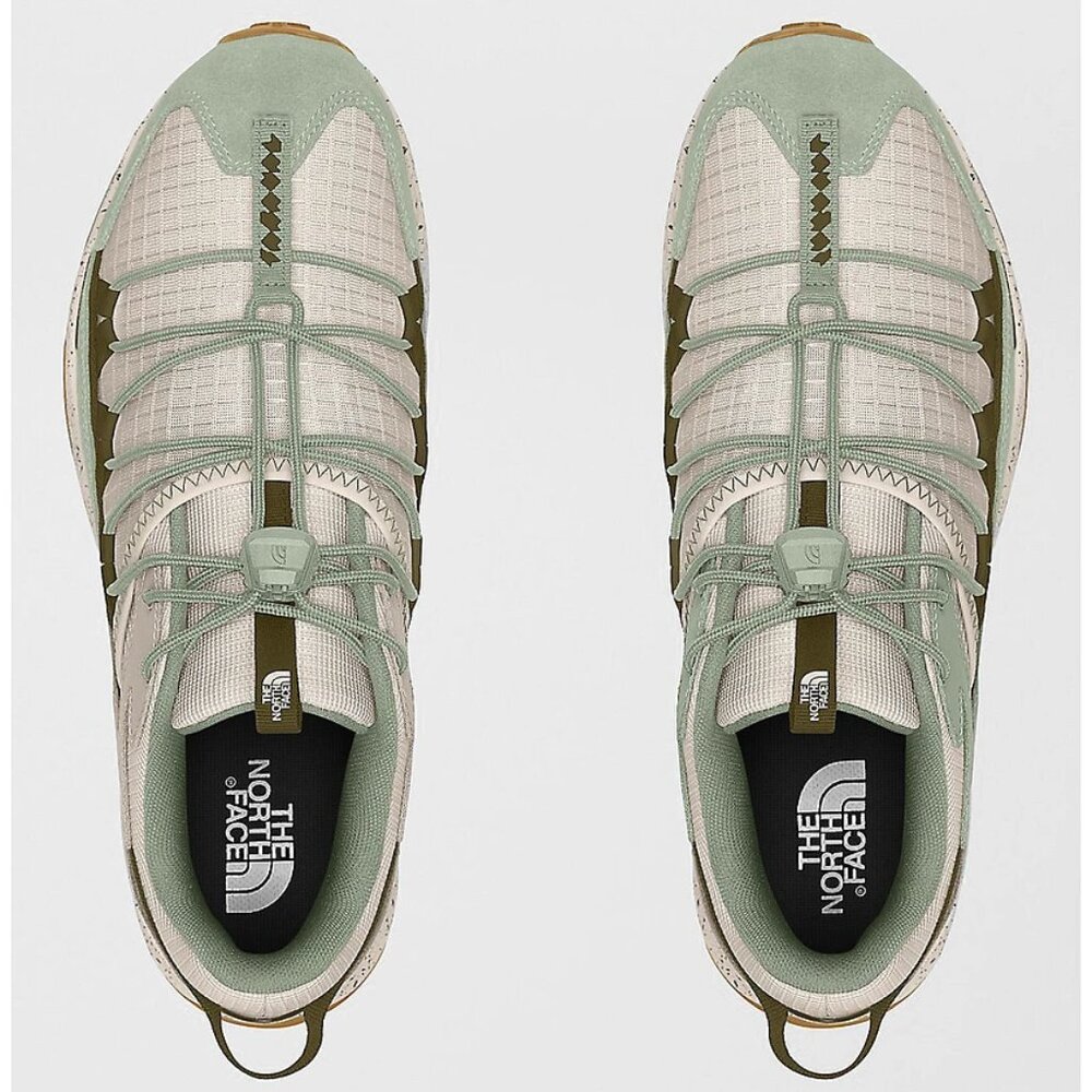 The North Face Vectiv Taraval sneakers in White Sage / Dark Green 6M3